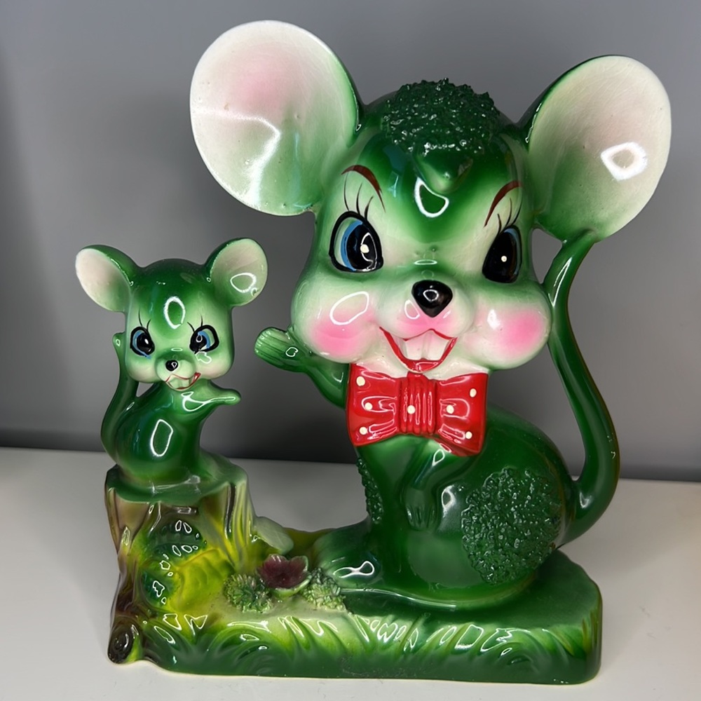 Vintage HTF Rare Arnart Bowtie Bow Tie Green Bunny Figurine Composition